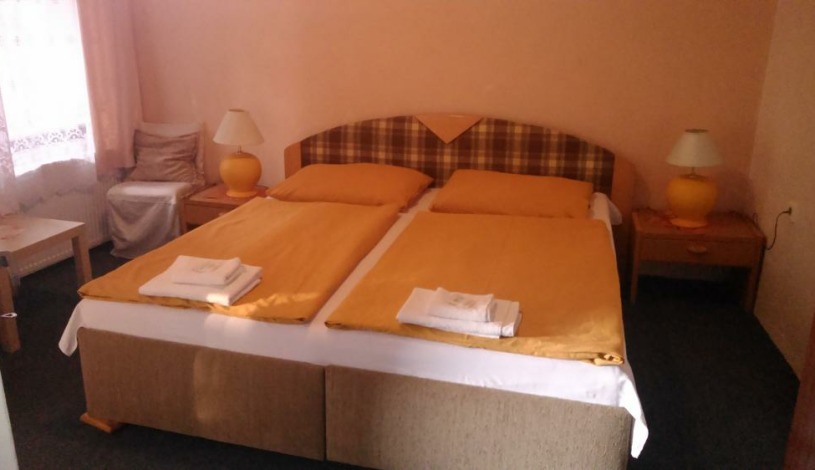 Penzion Centrum Kutná Hora - Pokoj s manželskou postelí